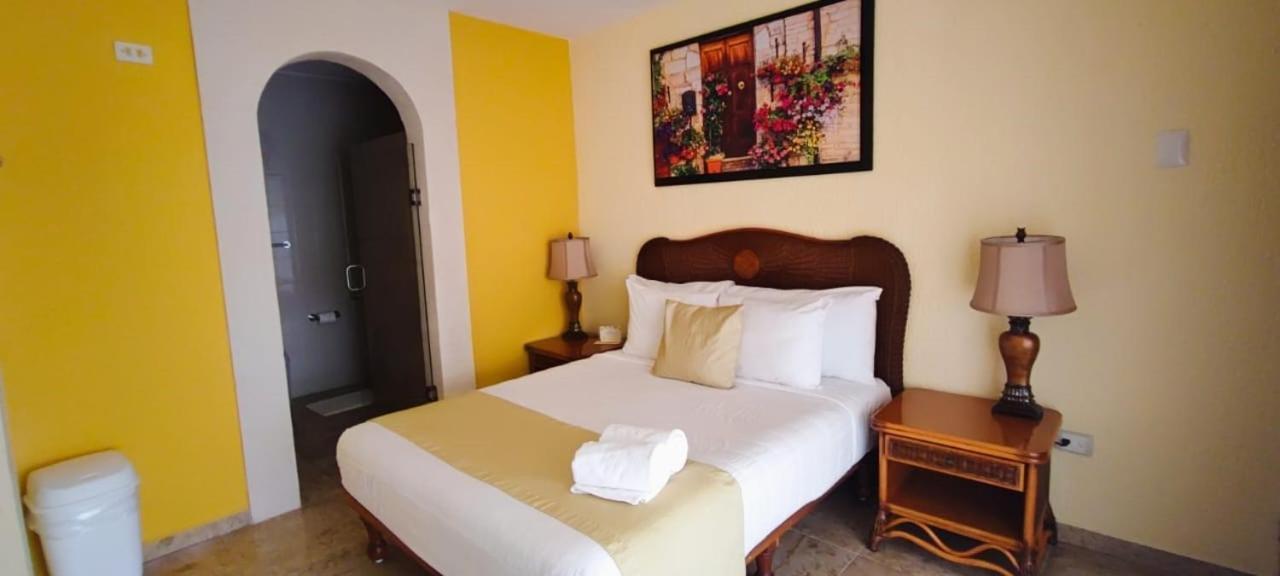 Hotel Casa Mallorca Cancún Exteriör bild