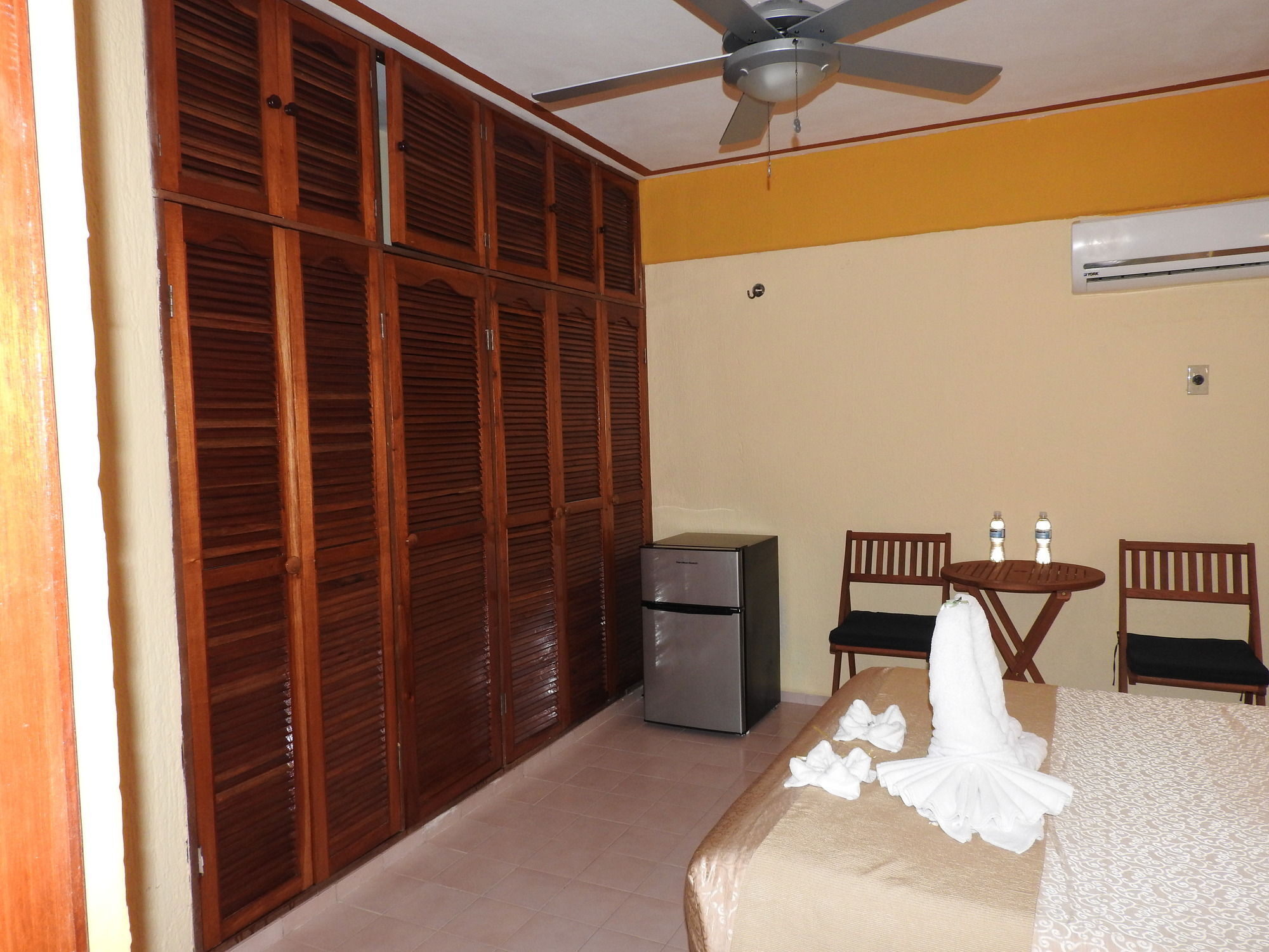 Hotel Casa Mallorca Cancún Exteriör bild